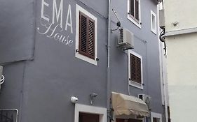 Apartmani Ema